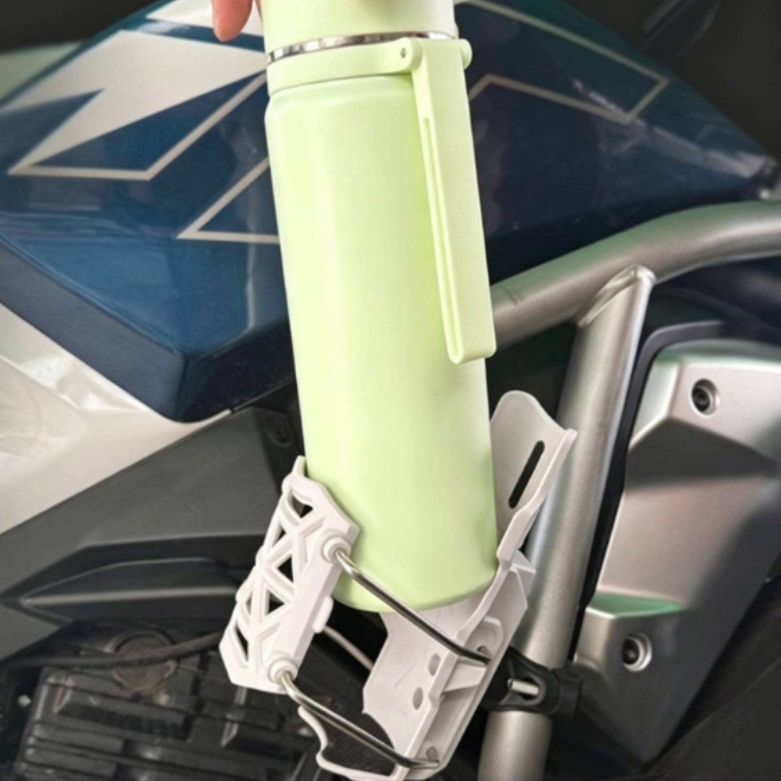 Portabicchieri per Moto Regola - Travel Accessories Holder recensione e prezzo