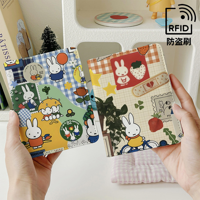 Porta Carte d'Identità Miffy C - Travel Accessories Holder recensione e prezzo